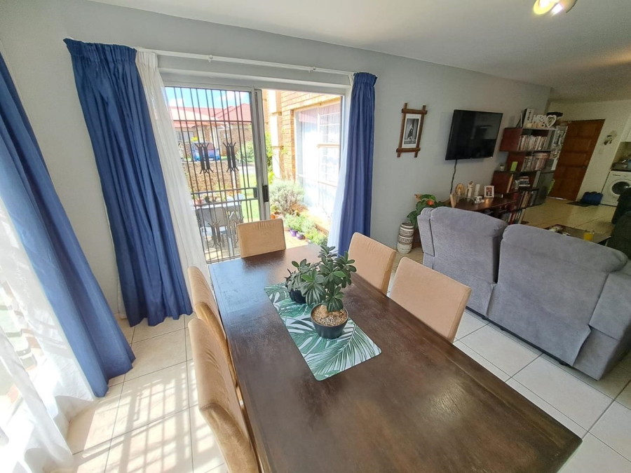2 Bedroom Property for Sale in Liefde en Vrede Gauteng