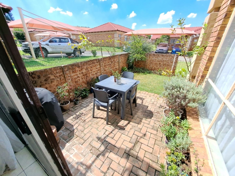 2 Bedroom Property for Sale in Liefde en Vrede Gauteng