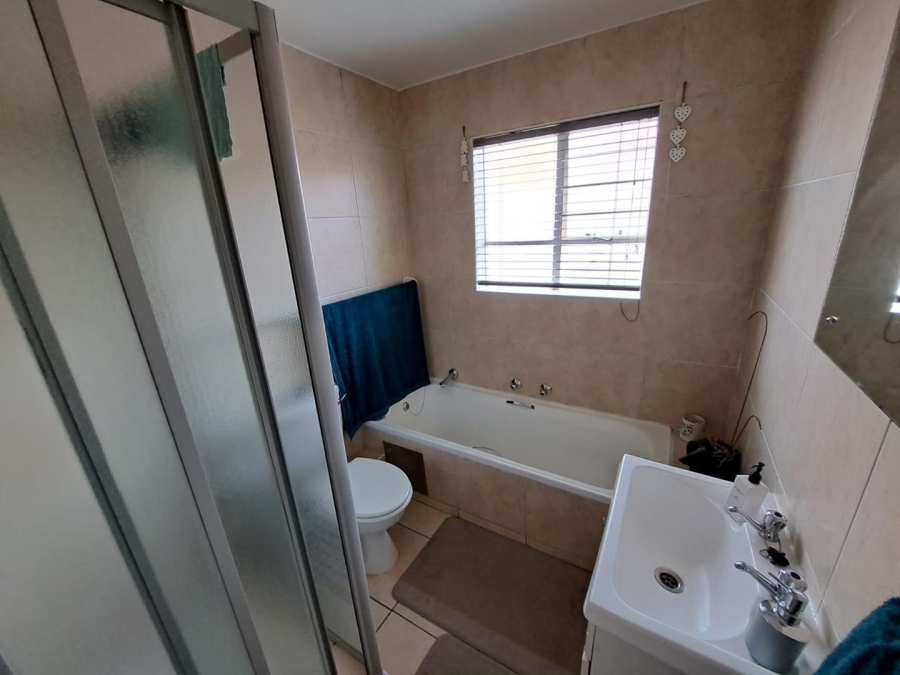 2 Bedroom Property for Sale in Liefde en Vrede Gauteng