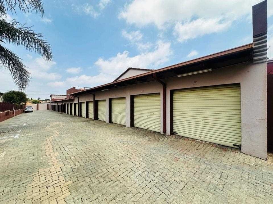2 Bedroom Property for Sale in Verwoerdpark Gauteng