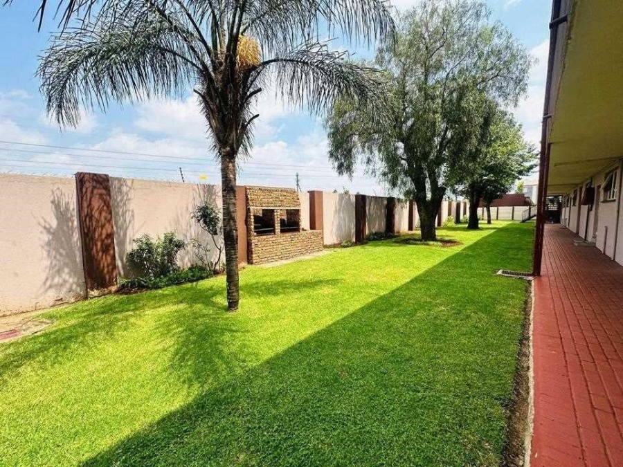 2 Bedroom Property for Sale in Verwoerdpark Gauteng