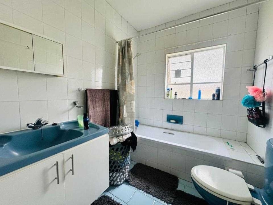 2 Bedroom Property for Sale in Verwoerdpark Gauteng