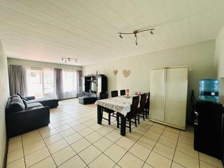 2 Bedroom Property for Sale in Verwoerdpark Gauteng