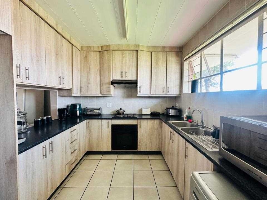 2 Bedroom Property for Sale in Verwoerdpark Gauteng