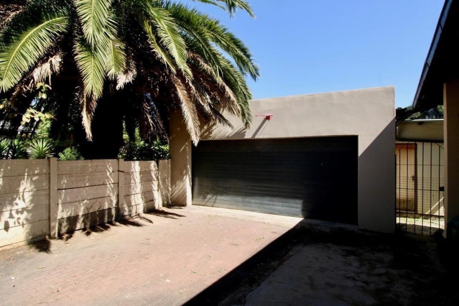 4 Bedroom Property for Sale in Verwoerdpark Gauteng