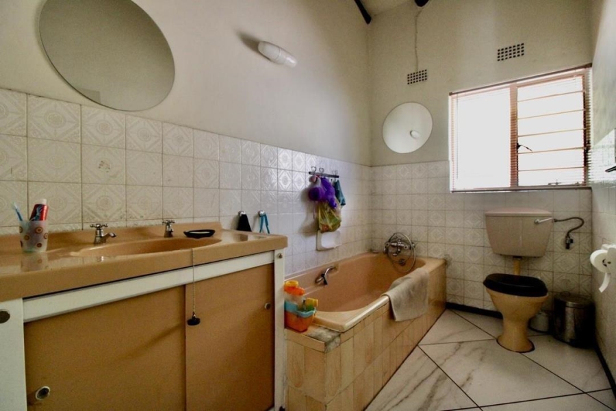 4 Bedroom Property for Sale in Verwoerdpark Gauteng