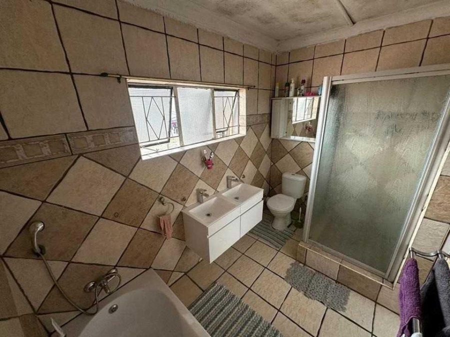 3 Bedroom Property for Sale in General Albertspark Gauteng