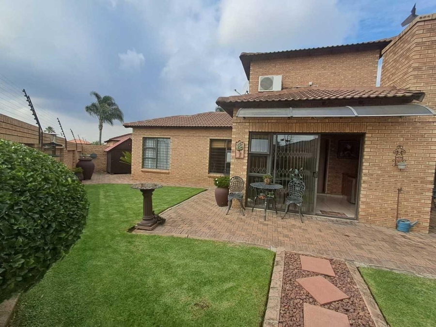 3 Bedroom Property for Sale in New Market Gauteng