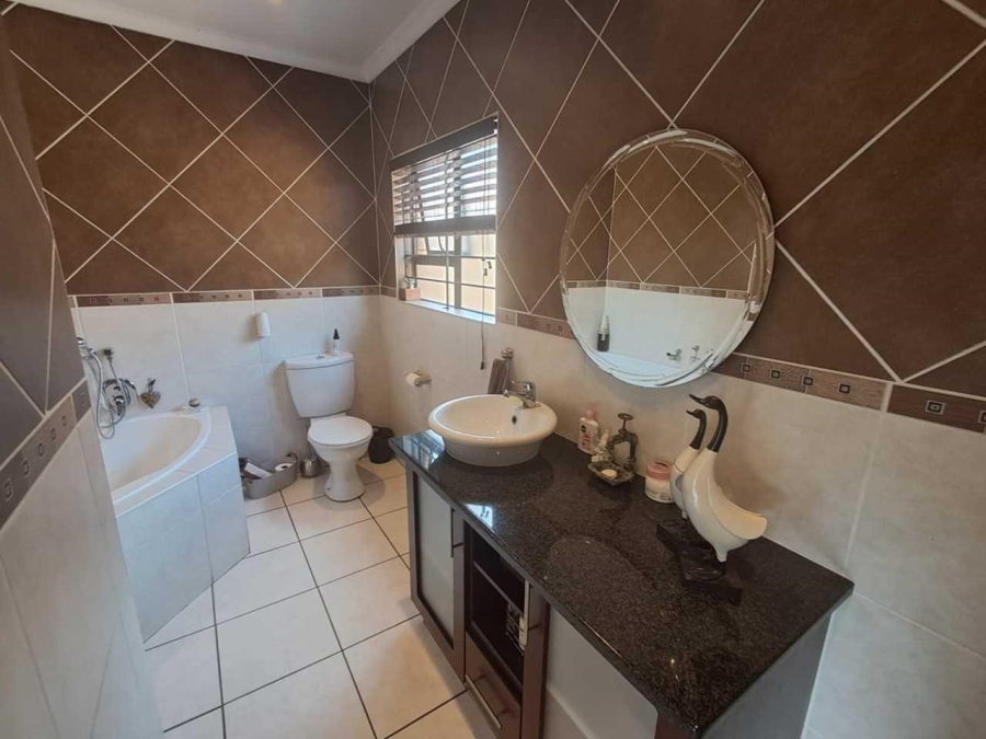 3 Bedroom Property for Sale in New Market Gauteng