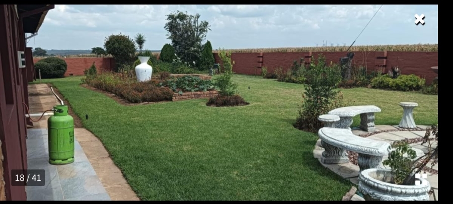5 Bedroom Property for Sale in Helderstrome AH Gauteng