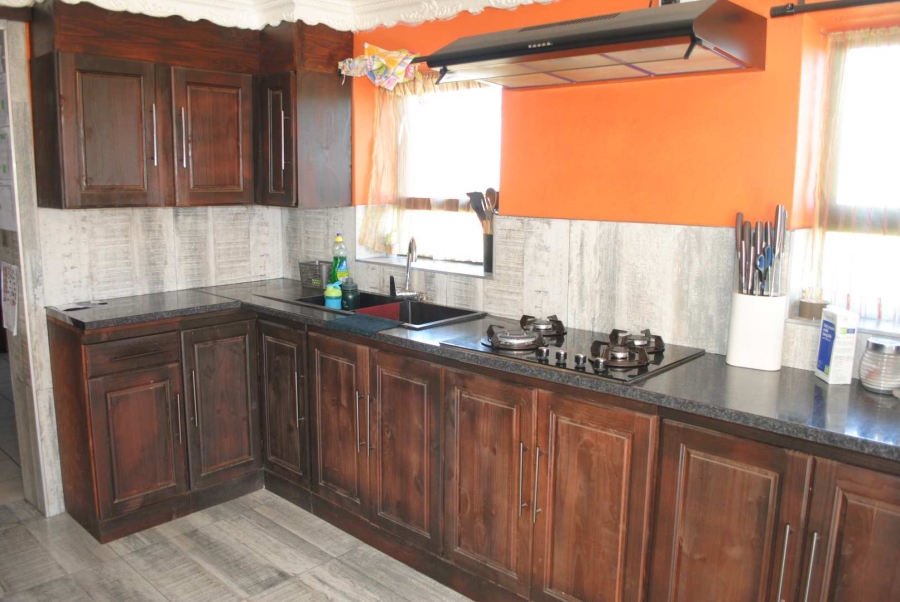 5 Bedroom Property for Sale in Helderstrome AH Gauteng