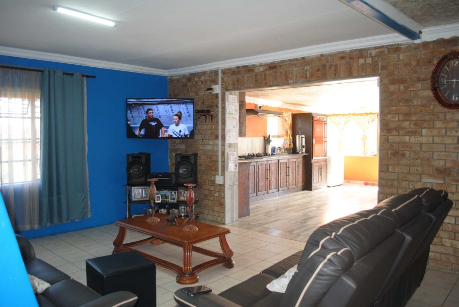 5 Bedroom Property for Sale in Helderstrome AH Gauteng