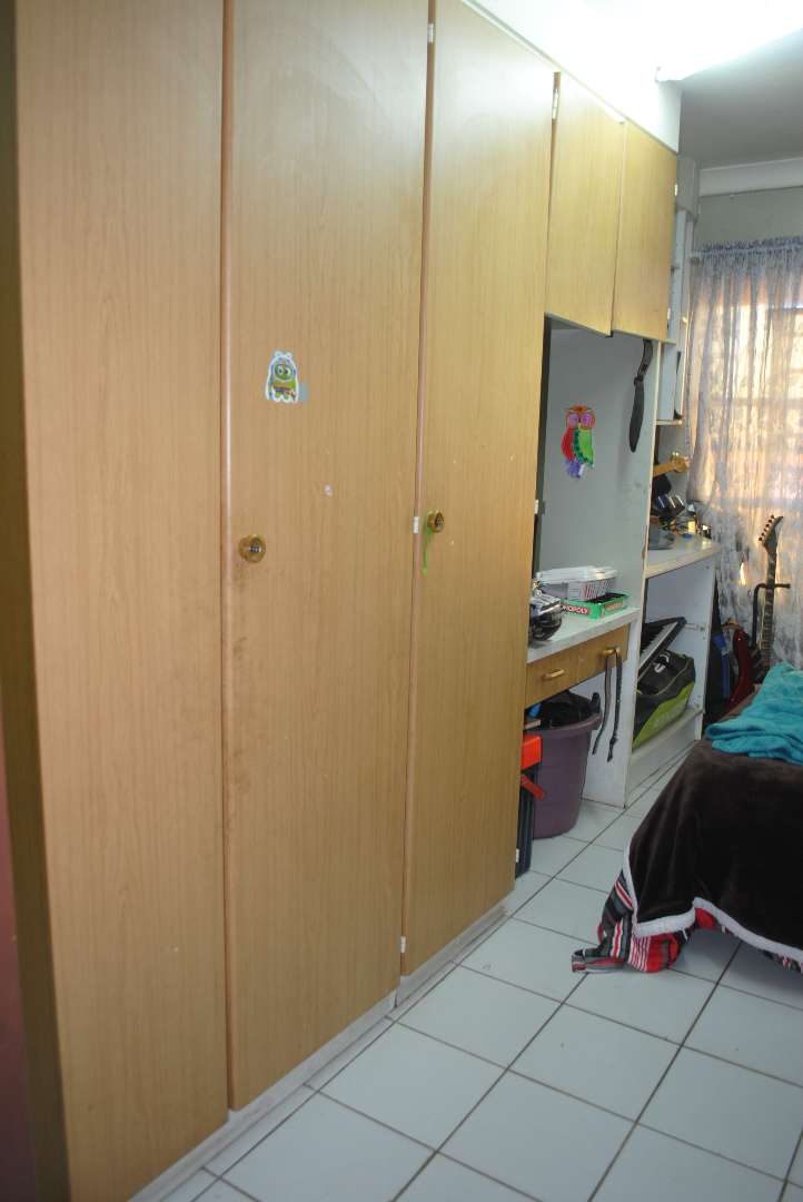 5 Bedroom Property for Sale in Helderstrome AH Gauteng
