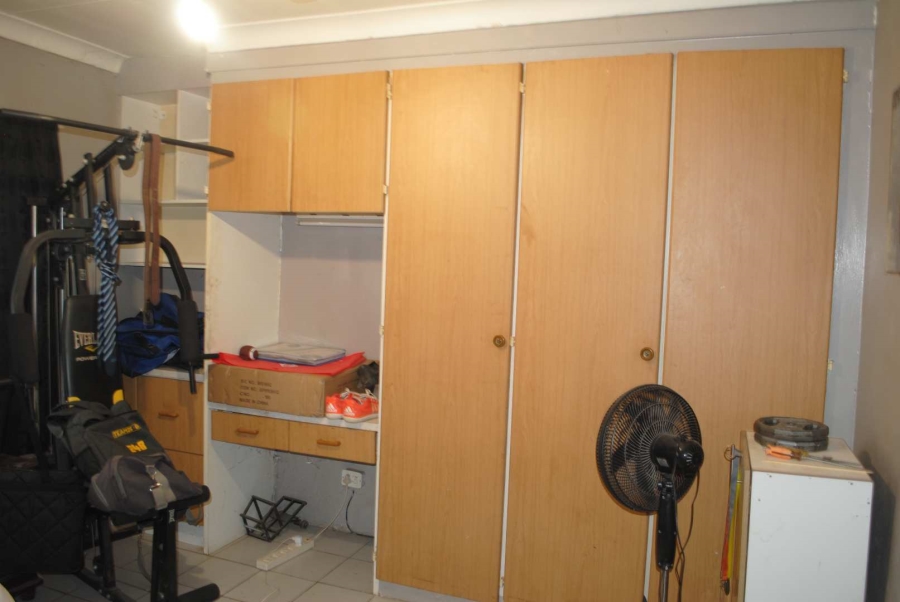 5 Bedroom Property for Sale in Helderstrome AH Gauteng