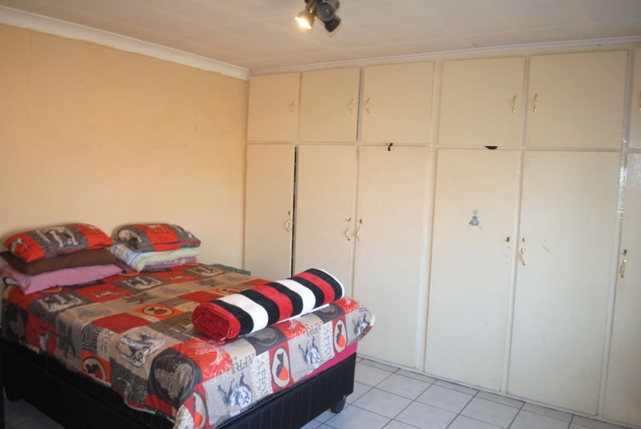 5 Bedroom Property for Sale in Helderstrome AH Gauteng