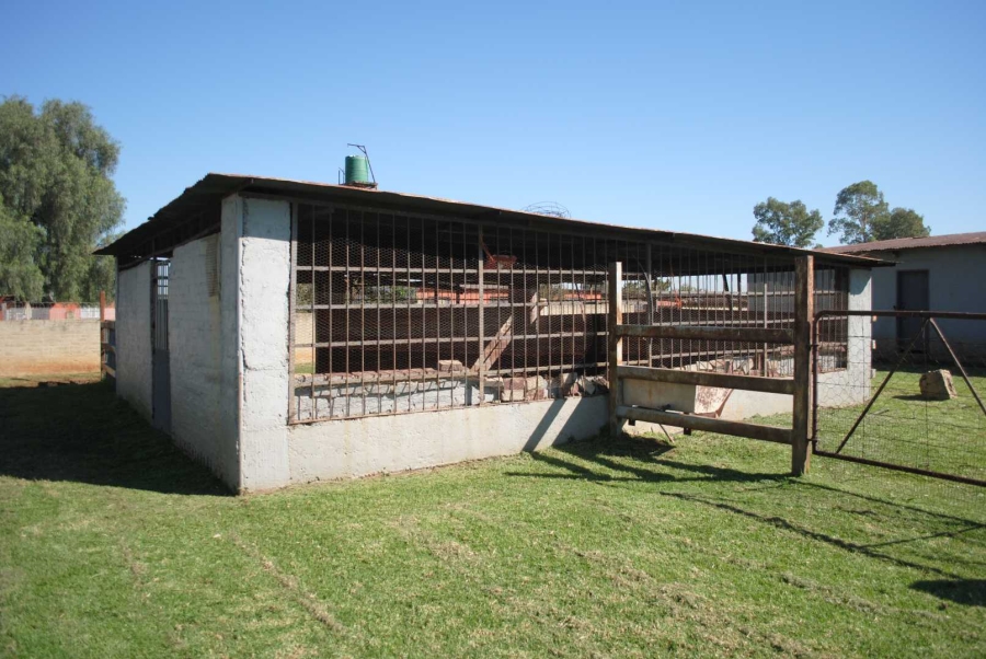 5 Bedroom Property for Sale in Helderstrome AH Gauteng