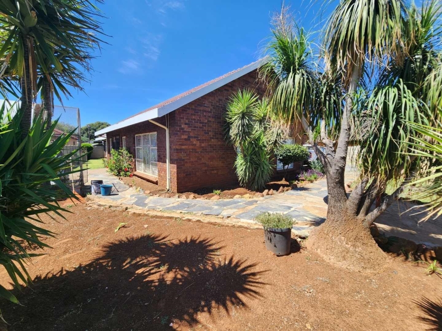 4 Bedroom Property for Sale in Mayberry Park Gauteng