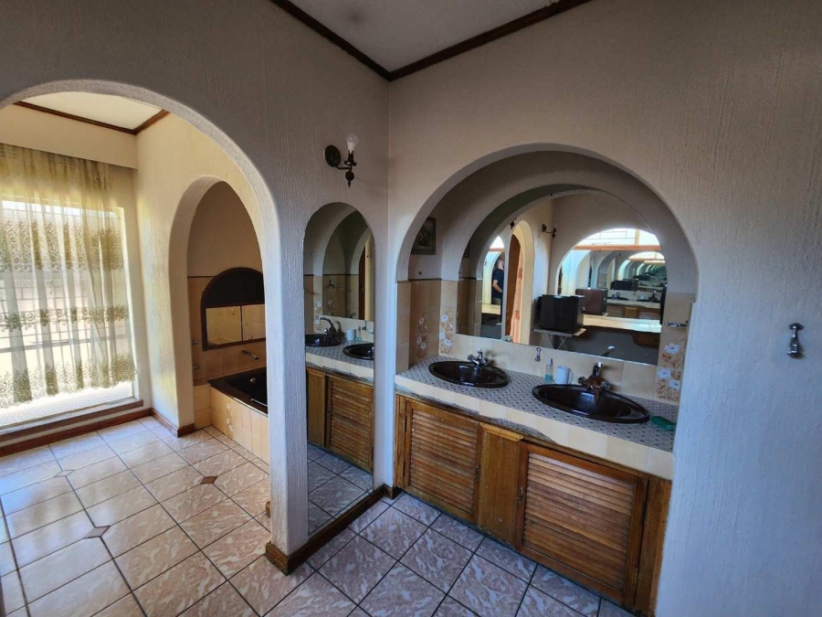 4 Bedroom Property for Sale in Mayberry Park Gauteng