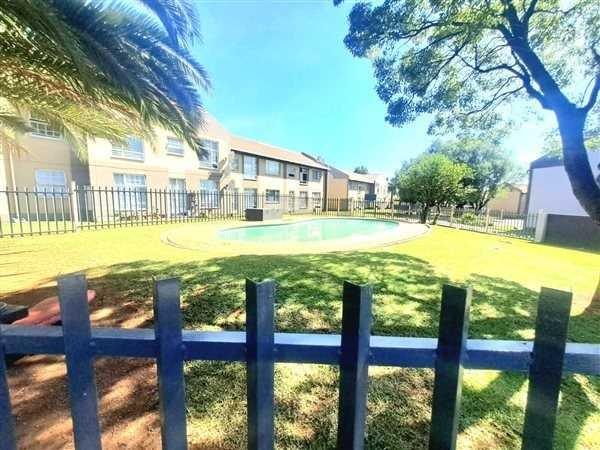 1 Bedroom Property for Sale in Verwoerdpark Gauteng