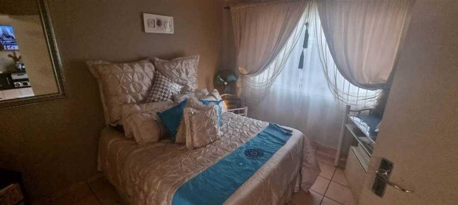 1 Bedroom Property for Sale in Verwoerdpark Gauteng