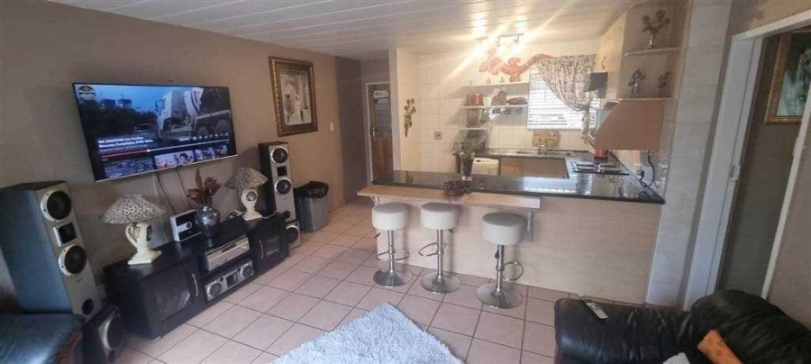 1 Bedroom Property for Sale in Verwoerdpark Gauteng
