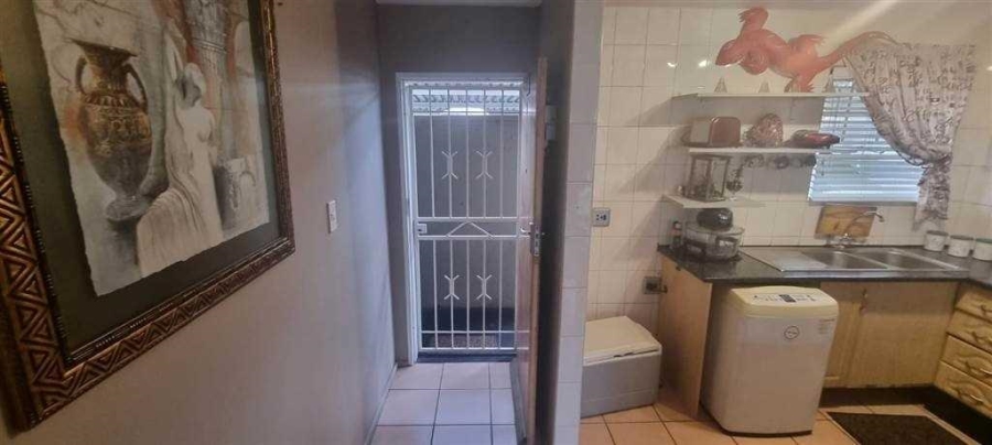1 Bedroom Property for Sale in Verwoerdpark Gauteng