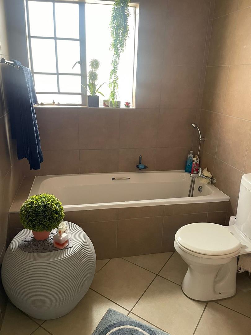 2 Bedroom Property for Sale in Mooikloof Ridge Gauteng