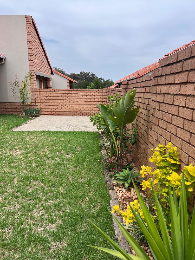 2 Bedroom Property for Sale in Mooikloof Ridge Gauteng