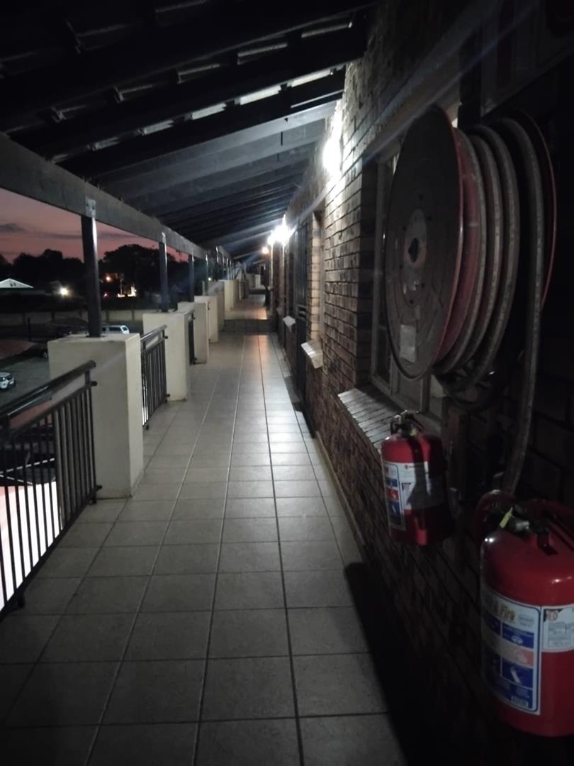 2 Bedroom Property for Sale in Comet Gauteng