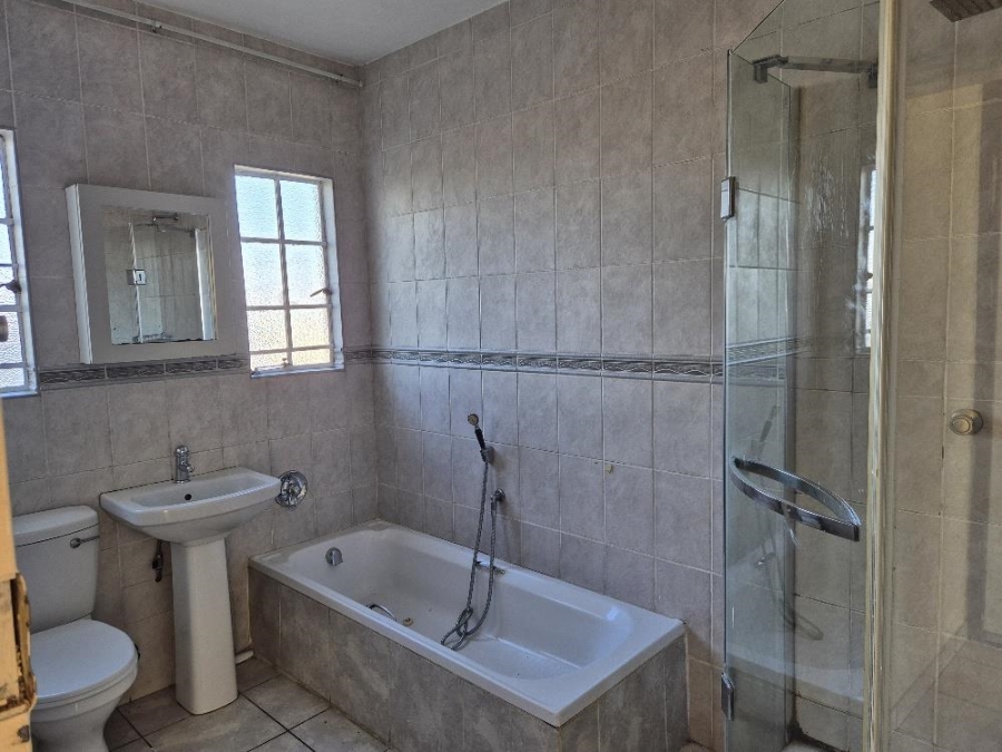 3 Bedroom Property for Sale in Bartlett Gauteng