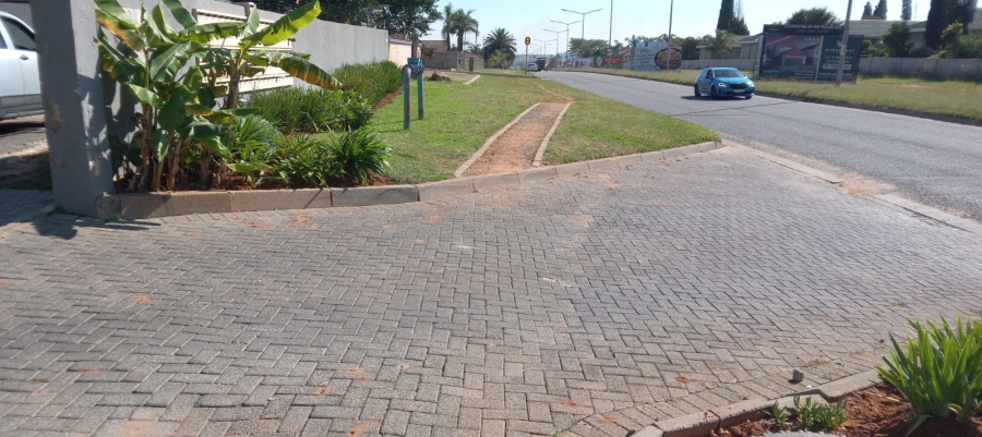 2 Bedroom Property for Sale in Glen Marais Gauteng