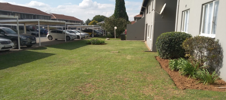 2 Bedroom Property for Sale in Glen Marais Gauteng