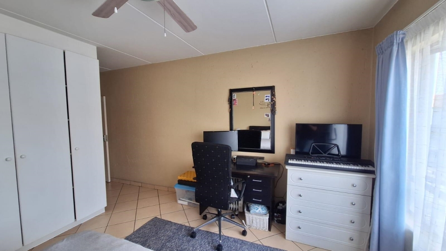 To Let 2 Bedroom Property for Rent in Northgate Gauteng