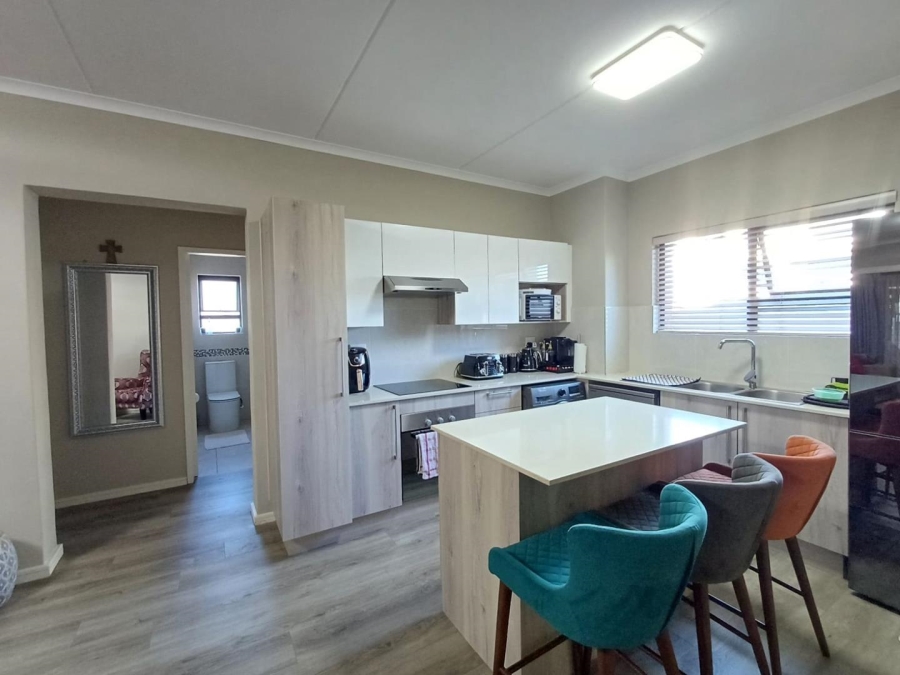 To Let 2 Bedroom Property for Rent in North Riding Gauteng