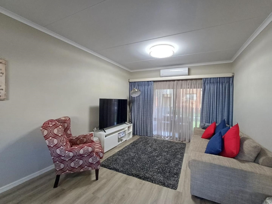To Let 2 Bedroom Property for Rent in North Riding Gauteng