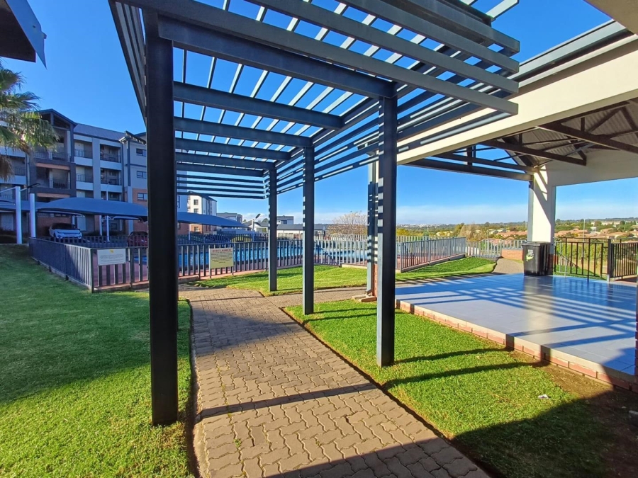 To Let 2 Bedroom Property for Rent in North Riding Gauteng