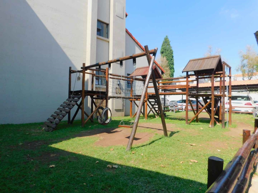 To Let 2 Bedroom Property for Rent in Lonehill Gauteng