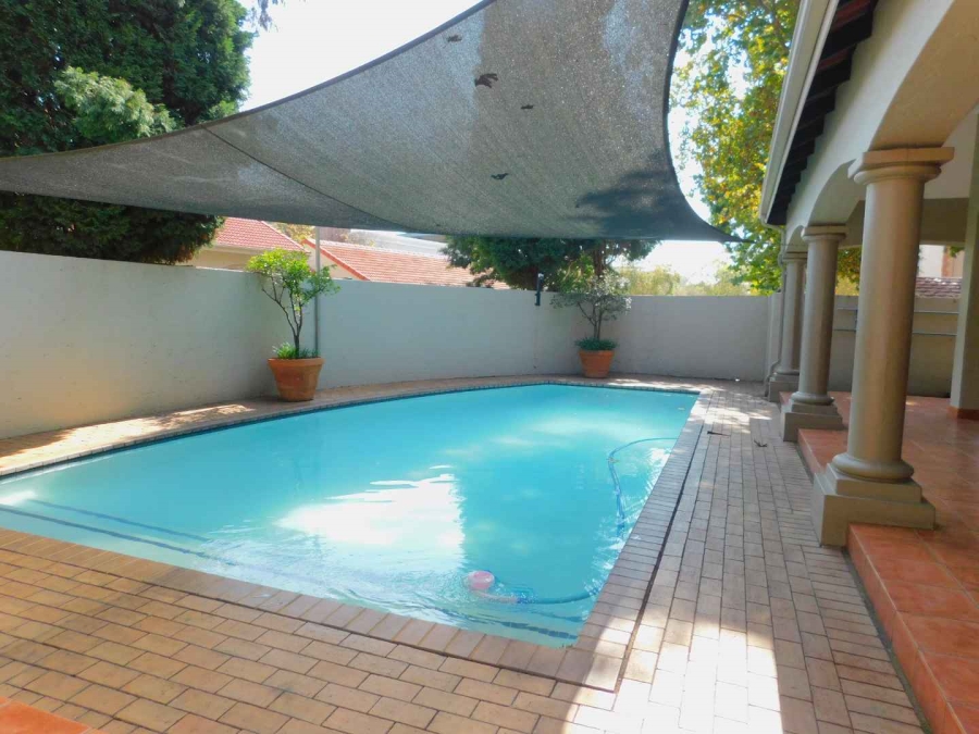 To Let 2 Bedroom Property for Rent in Lonehill Gauteng