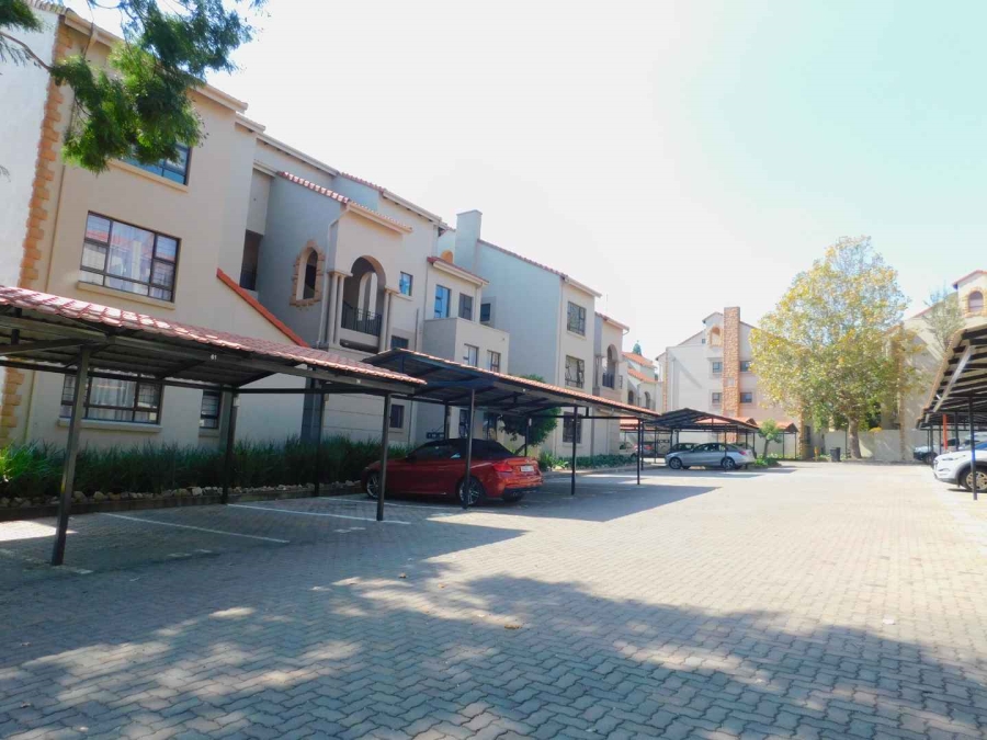 To Let 2 Bedroom Property for Rent in Lonehill Gauteng