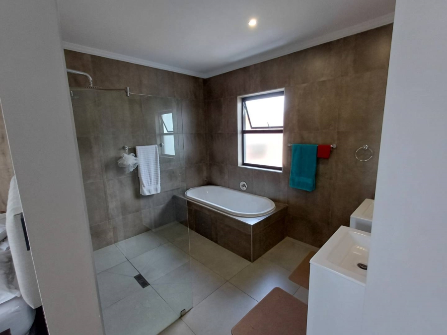 4 Bedroom Property for Sale in Ruimsig Gauteng