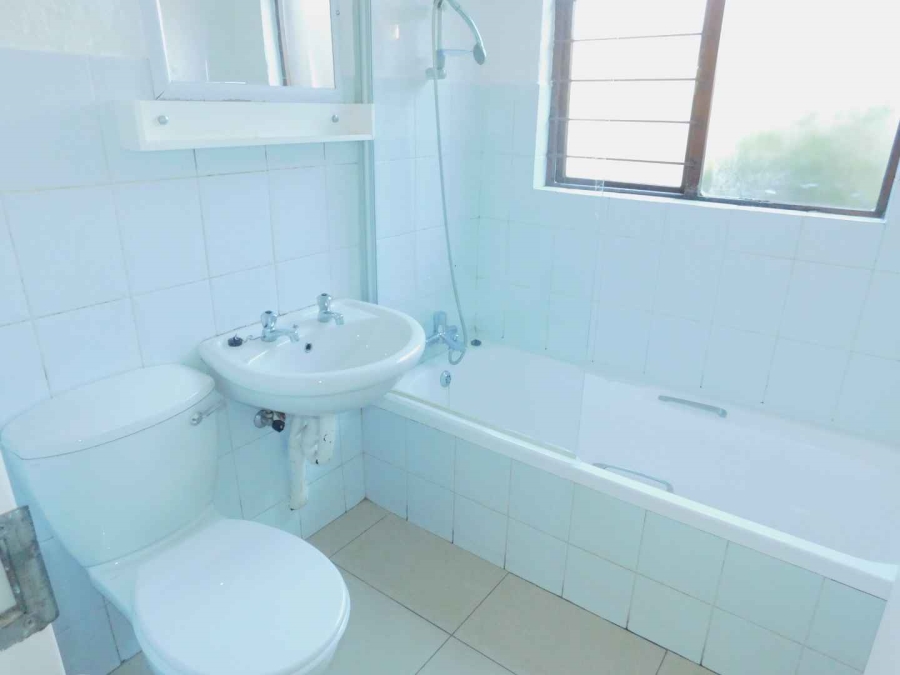 To Let 1 Bedroom Property for Rent in Bryanston Gauteng