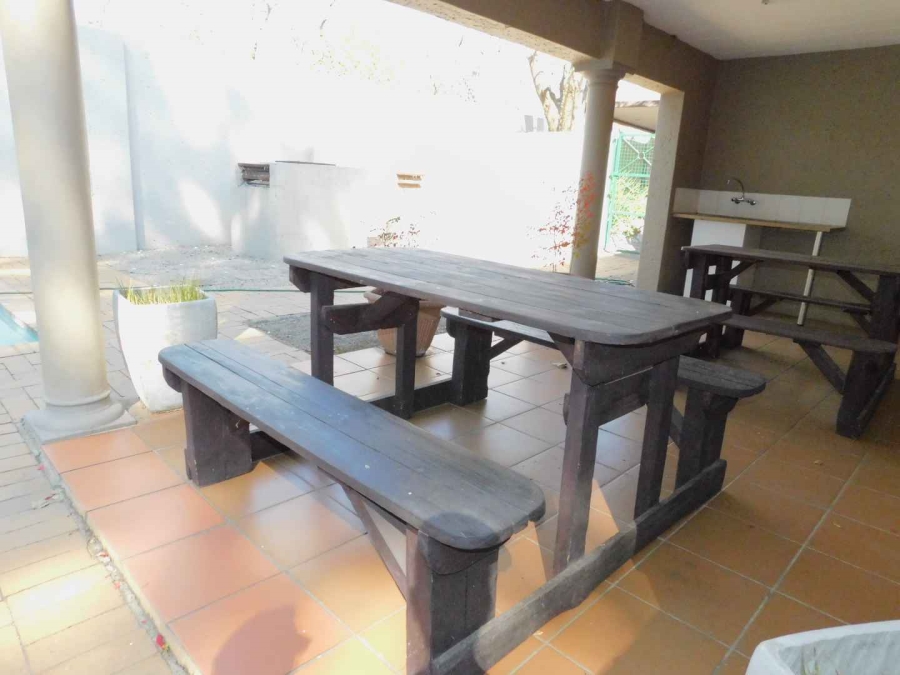 To Let 1 Bedroom Property for Rent in Bryanston Gauteng