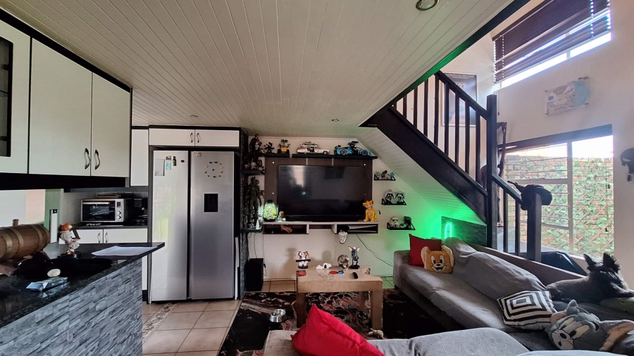 To Let 3 Bedroom Property for Rent in Radiokop Gauteng