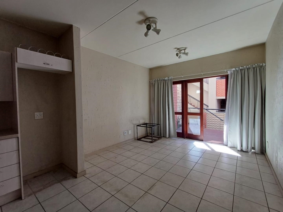 To Let 1 Bedroom Property for Rent in Douglasdale Gauteng