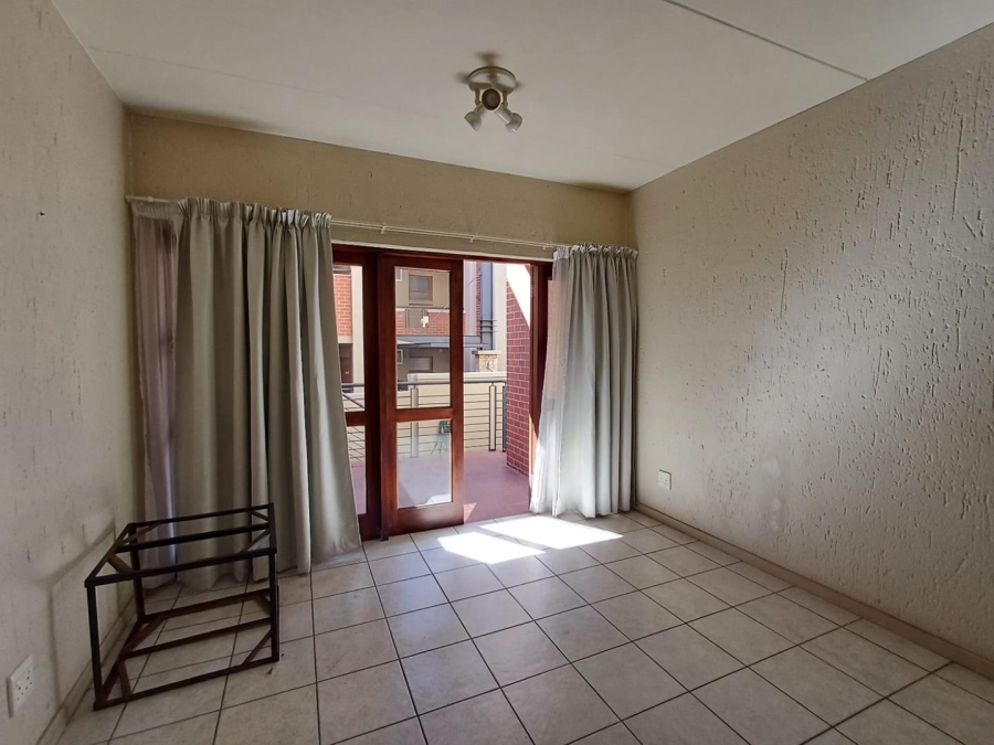 To Let 1 Bedroom Property for Rent in Douglasdale Gauteng
