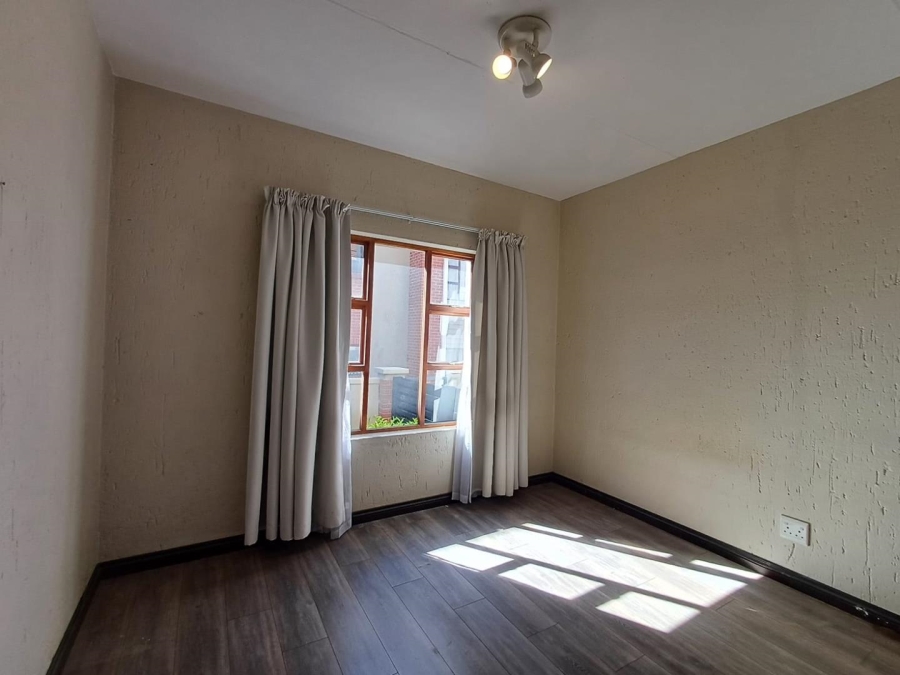 To Let 1 Bedroom Property for Rent in Douglasdale Gauteng