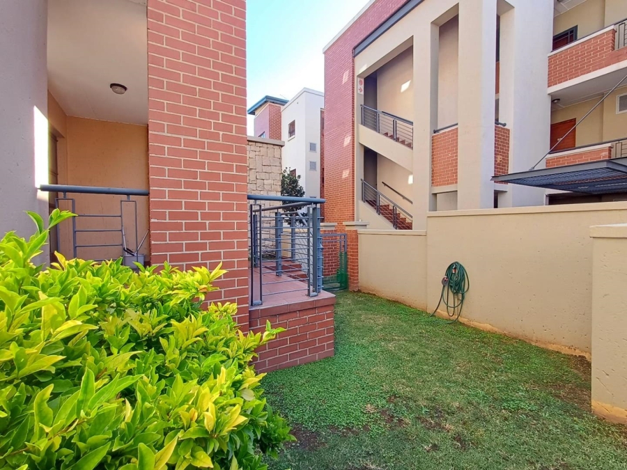 To Let 1 Bedroom Property for Rent in Douglasdale Gauteng
