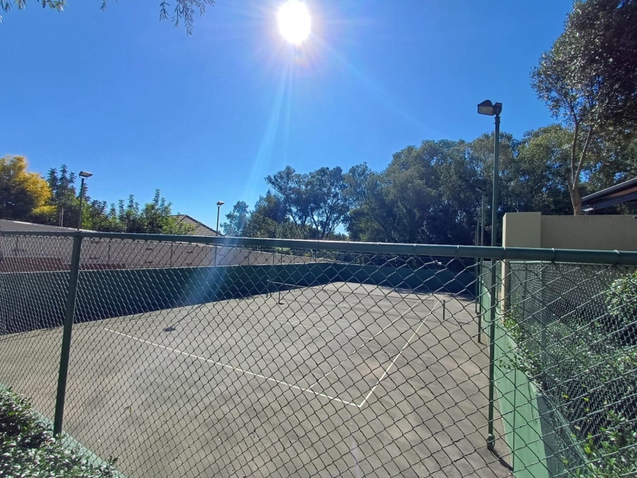 To Let 1 Bedroom Property for Rent in Douglasdale Gauteng
