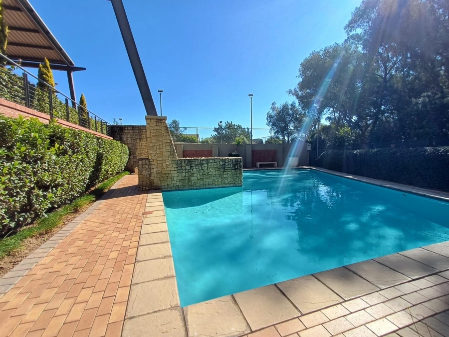 To Let 1 Bedroom Property for Rent in Douglasdale Gauteng
