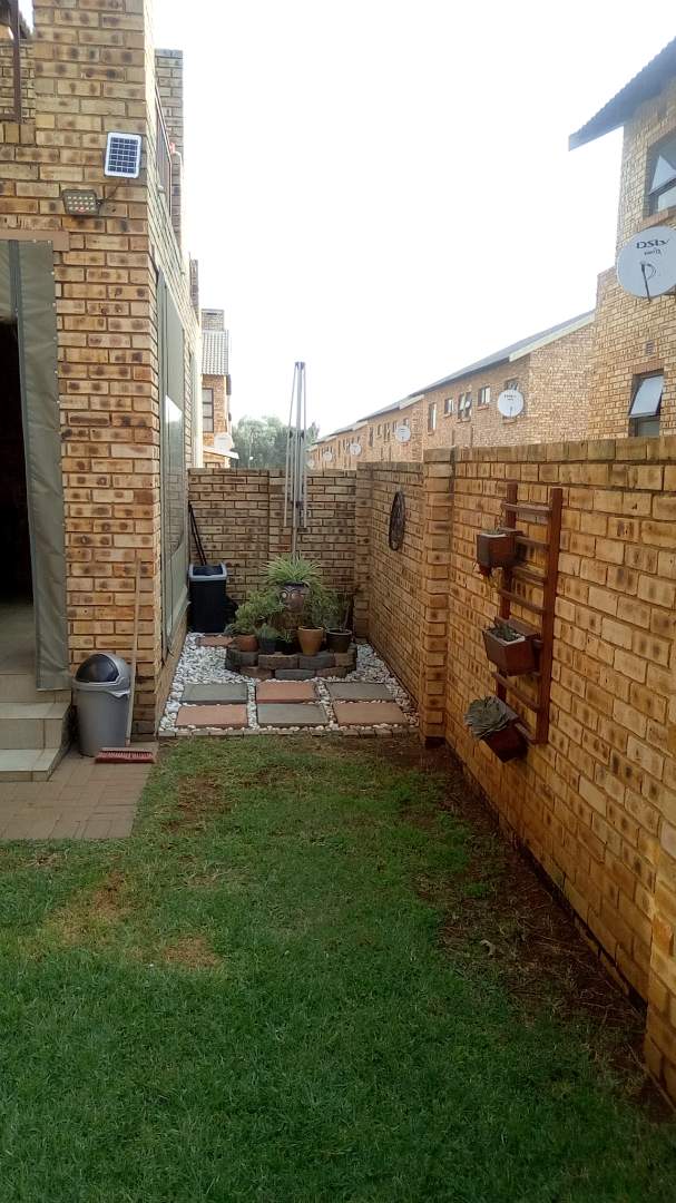 2 Bedroom Property for Sale in Brentwood Gauteng